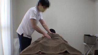FC2PPV-4518464 Cô Gái Mảnh Khảnh Ngượng Ngùng Cứng Đờ Trong Cửa Hàng
